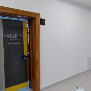 Oklejanie drzwi folią zadrukowanąi zalaminowaną dla Palunin w Bytomiu - www.mkdesign.pl